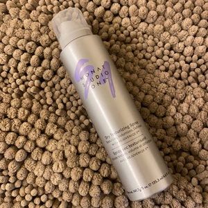 Monat Dry Texturizing Spray